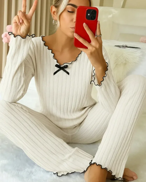 Pamuklu Fiyonk Detaylı Pijama Takımı